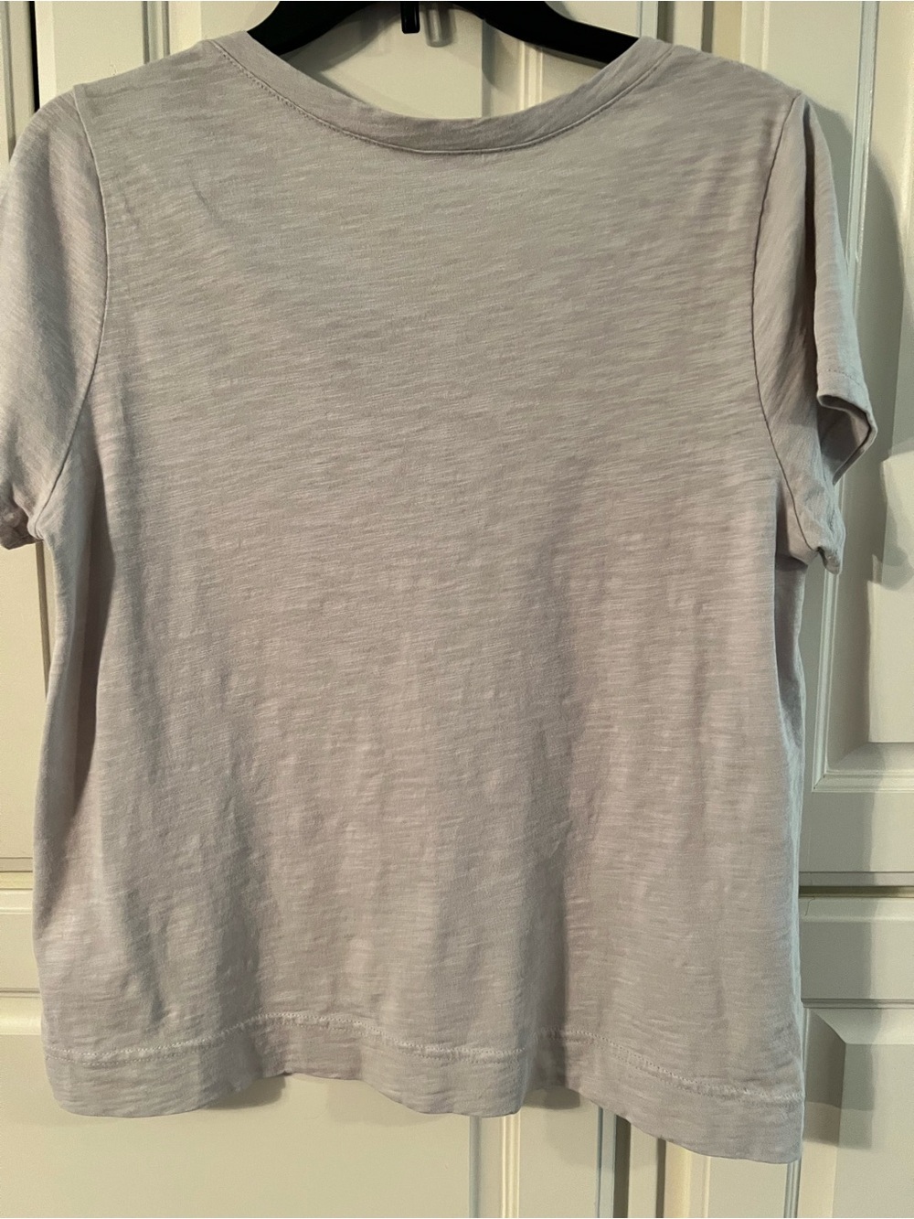 Women's Taupe Daisy V-Neck short sleeved tee! Escapes by habitat - Picture 2 of 5
